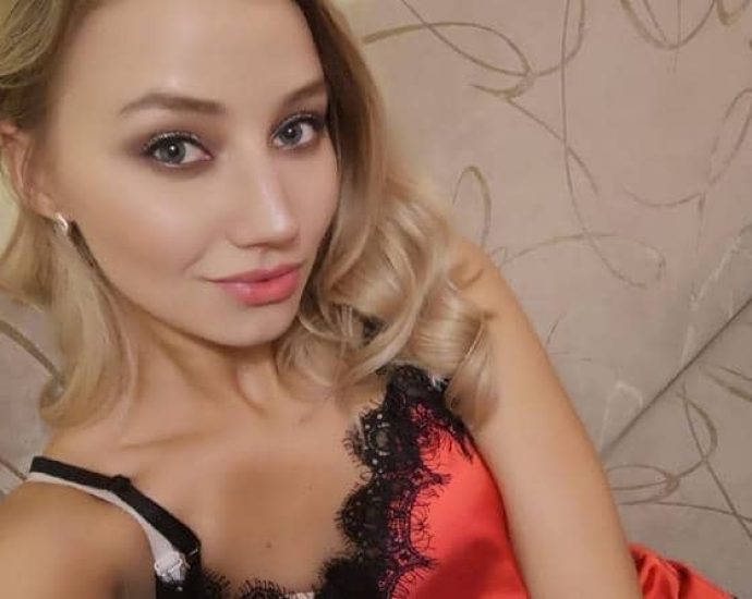 Sex Chat vor der Sex Web Cam mit hemmungslosen Frauen